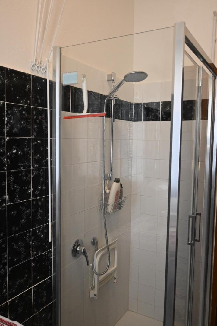 Comfortable Apartament 2 Bedroom Suitable 2-5 Pax بولونيا المظهر الخارجي الصورة